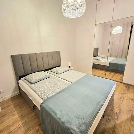 First -- Green Zoliborz Apartment 4 Varsovia Exterior foto